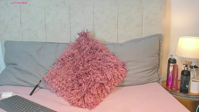  maria foxx  online show from April 22, 4:08 pm