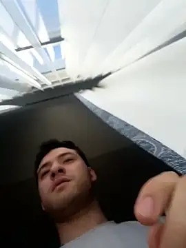 Snapshot of Vanillamexican chatting on November 26, 6:31 pm Vanillamexican online show from November 26, 6:31 pm