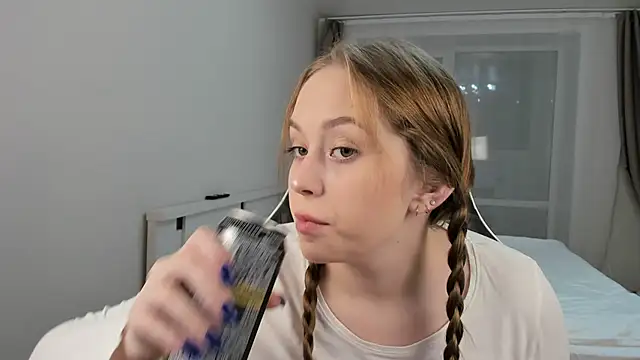 Snapshot of endlesssoffi chatting on December 22, 6:37 pm endlesssoffi online show from December 22, 6:37 pm