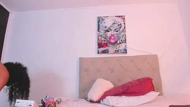 Milkdulce1 online show from February 21, 9:13 am