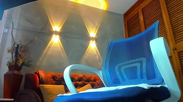 Dylanstonne online show from December 1, 8:20 pm