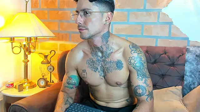 Dylanstonne online show from January 29, 2:40 am