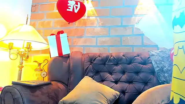 Dylanstonne online show from February 7, 1:25 am