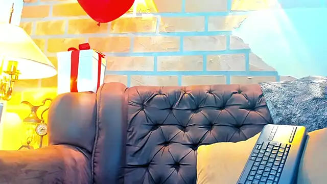 Dylanstonne online show from February 7, 9:48 pm