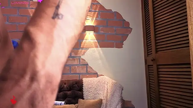 Dylanstonne online show from December 3, 8:51 pm