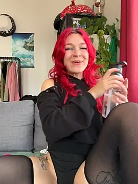 Snapshot of Mushroomsofi_ chatting on June 14, 9:22 am Mushroomsofi online show from June 14, 9:22 am