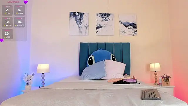 ahvi ebony online show from December 13, 11:34 am