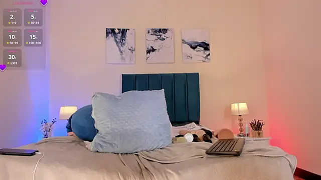 ahvi ebony online show from December 14, 2:53 pm