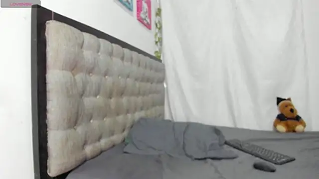 emi henao online show from February 20, 12:38 pm