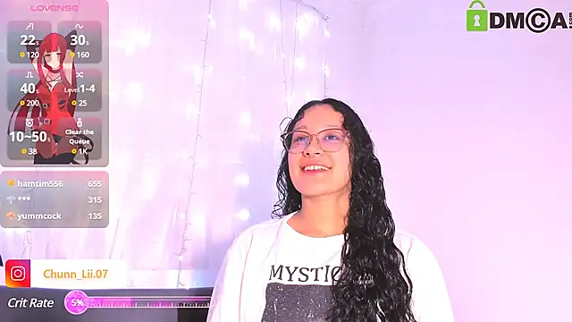 Snapshot of chunn_liioo chatting on January 7, 6:59 am chunn liioo online show from January 7, 6:59 am