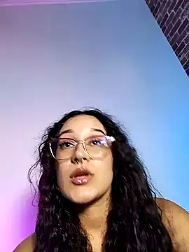 Snapshot of chunn_liioo chatting on January 22, 1:10 am chunn liioo online show from January 22, 1:10 am