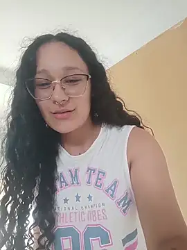 Snapshot of chunn_liioo chatting on November 17, 8:47 pm chunn liioo online show from November 17, 8:47 pm