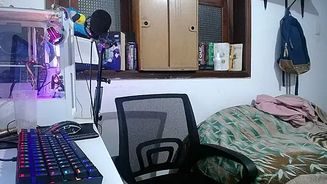 esjrobles online show from January 29, 1:58 am