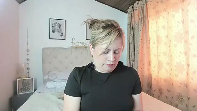 MonyCassius online show from February 24, 3:53 pm