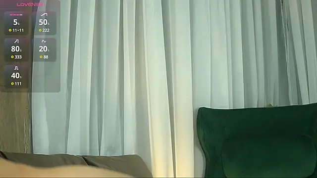 Snapshot of AnaisLeblanc chatting on March 21, 7:33 am AnaisLeblanc online show from March 21, 7:33 am