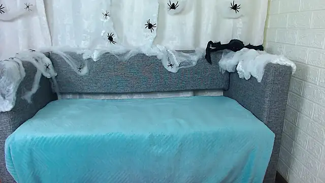 bellaa love  online show from October 7, 12:30 am