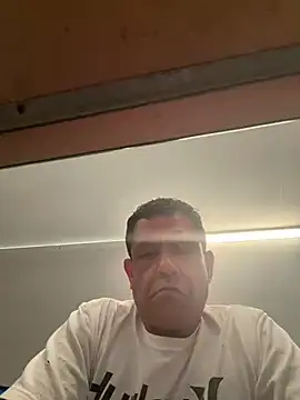 Snapshot of ryansingleton5092 chatting on May 8, 7:08 pm ryansingleton5092 online show from May 8, 7:08 pm