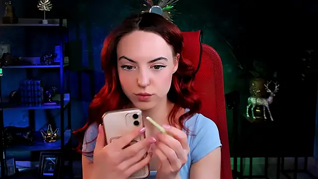 Snapshot of evanellson chatting on February 11, 8:30 am evanellson online show from February 11, 8:30 am