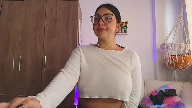 Snapshot of Vioolletta chatting on May 29, 3:21 pm Vioolletta online show from May 29, 3:21 pm