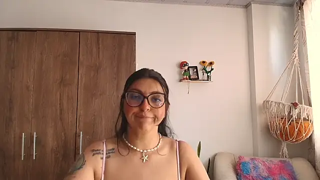 Snapshot of Vioolletta chatting on July 24, 3:54 pm Vioolletta online show from July 24, 3:54 pm