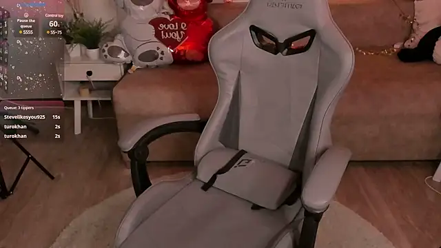 Snapshot of Alisia_Mars chatting on January 28, 8:47 am Alisia Mars online show from January 28, 8:47 am