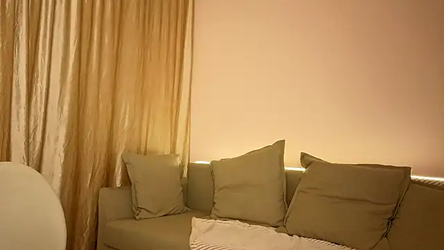 Snapshot of Alisia_Mars chatting on November 13, 4:06 pm Alisia Mars online show from November 13, 4:06 pm