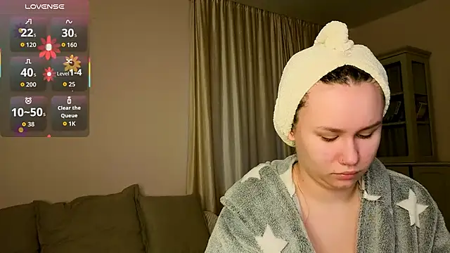 Snapshot of Alisia_Mars chatting on November 18, 6:18 am Alisia Mars online show from November 18, 6:18 am