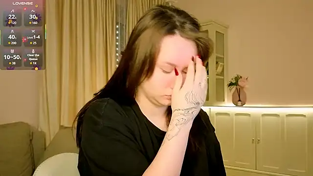 Snapshot of Alisia_Mars chatting on December 14, 5:13 am Alisia Mars online show from December 14, 5:13 am