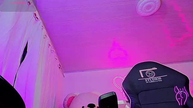 Laylafoxy tay online show from September 20, 3:29 am