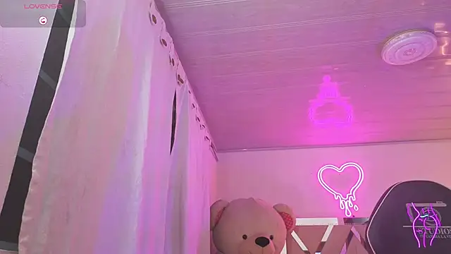 Laylafoxy tay online show from December 22, 3:25 am