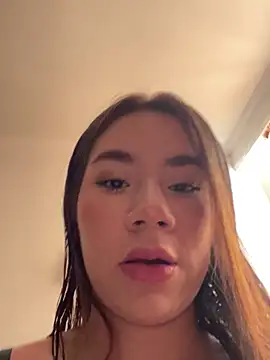 Im Valen Cute online show from March 24, 7:30 pm