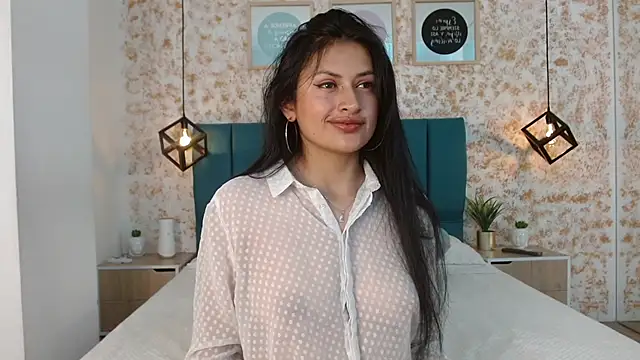 Snapshot of July_gh chatting on February 7, 8:20 pm July gh online show from February 7, 8:20 pm