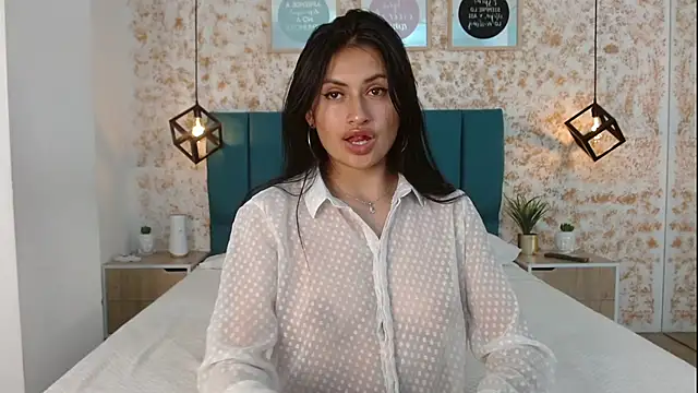 Snapshot of July_gh chatting on February 7, 11:24 pm July gh online show from February 7, 11:24 pm