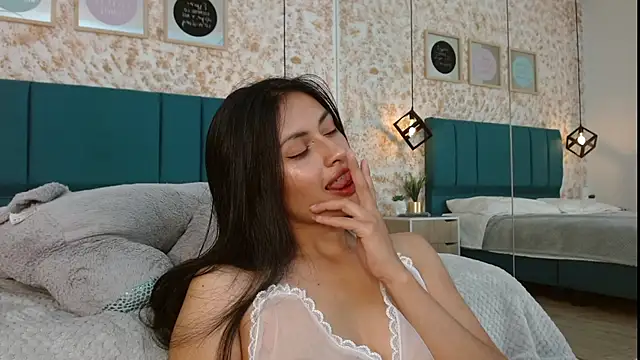 Snapshot of July_gh chatting on February 15, 12:26 am July gh online show from February 15, 12:26 am