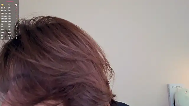 Snapshot of DracosMoon chatting on April 25, 7:22 am DracosMoon online show from April 25, 7:22 am