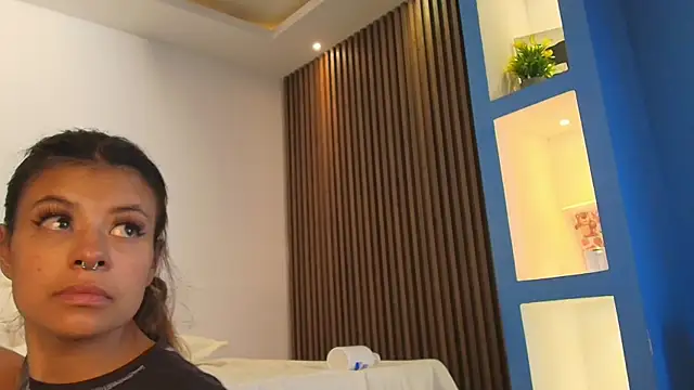 Snapshot of Antonella_Torres2 chatting on May 28, 3:26 am Antonella Torres2 online show from May 28, 3:26 am