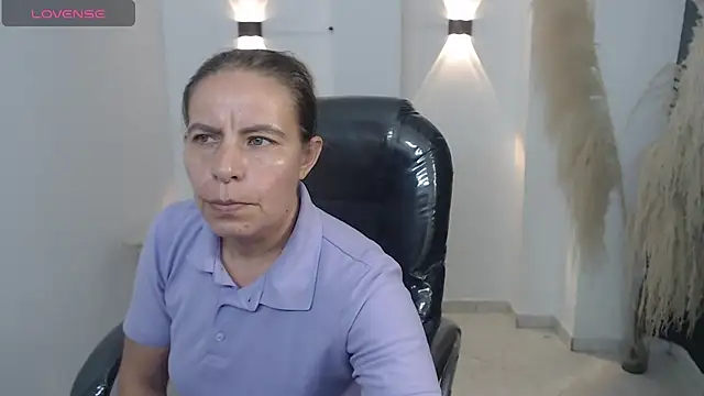 Milf karlye online show from December 19, 1:34 am