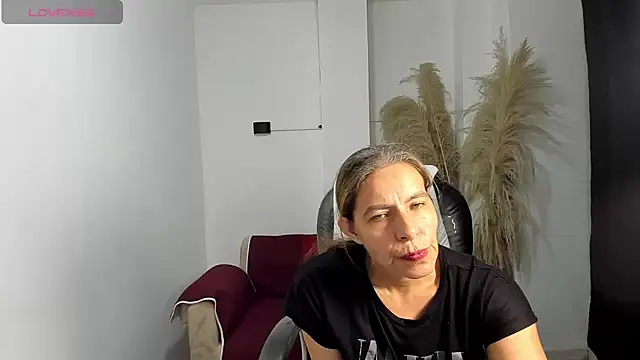 Snapshot of Milf_karlye chatting on June 17, 3:09 am Milf karlye online show from June 17, 3:09 am