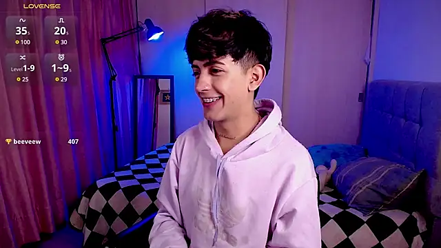 Snapshot of teobowny_ chatting on January 21, 4:27 pm teobowny online show from January 21, 4:27 pm