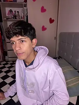 Snapshot of teobowny_ chatting on February 5, 1:54 pm teobowny online show from February 5, 1:54 pm