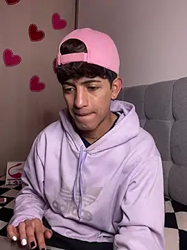 Snapshot of teobowny_ chatting on February 5, 4:58 pm teobowny online show from February 5, 4:58 pm