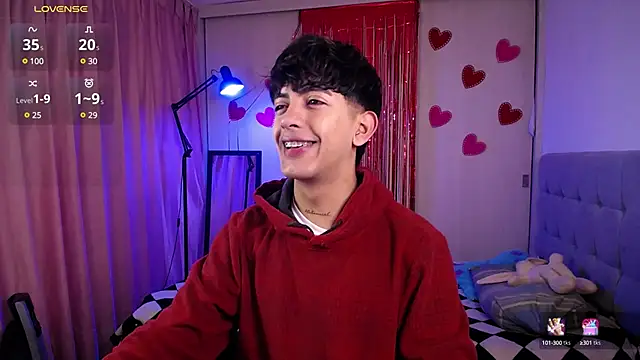 Snapshot of teobowny_ chatting on February 21, 1:33 pm teobowny online show from February 21, 1:33 pm