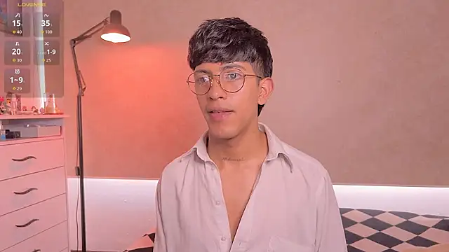 teobowny  online show from March 18, 6:00 pm