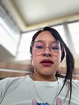 Snapshot of Liulee chatting on December 16, 4:34 pm Liulee online show from December 16, 4:34 pm