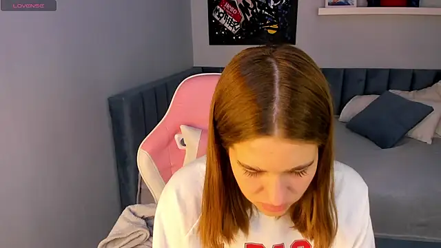 Jennifer Wadee online show from March 9, 11:09 pm