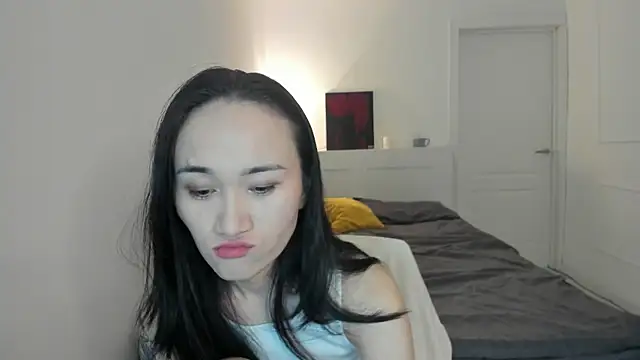 Snapshot of aenie chatting on October 21, 4:02 am aenie online show from October 21, 4:02 am