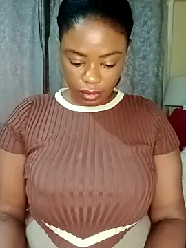 Luciouslips00 online show from November 17, 3:51 pm