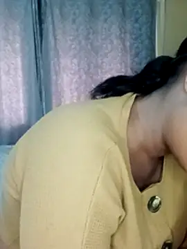 Luciouslips00 online show from November 24, 7:30 am