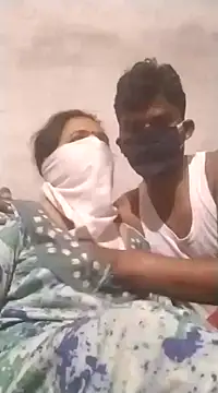 Desi SexyCoupleF online show from February 18, 3:42 am