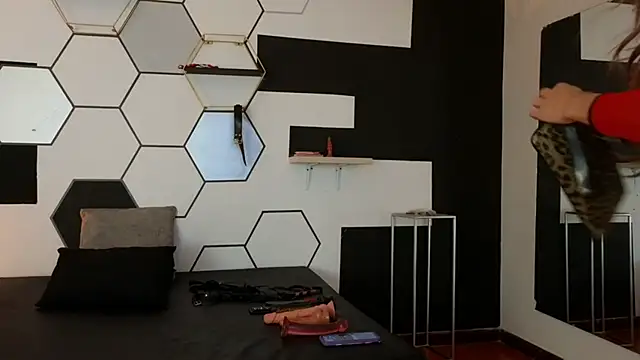 haileycat online show from February 8, 11:34 pm